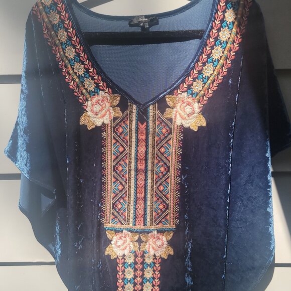 Andree by Unit XL Embroidered Velvet Boho Tunic Top - Picture 1 of 4
